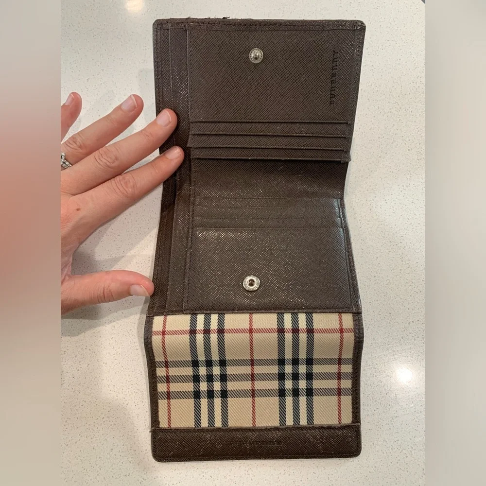 Burberry Nova Wallet - Picture 2 of 10